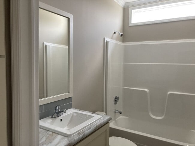 Building Photo - 3604 Campari Dr