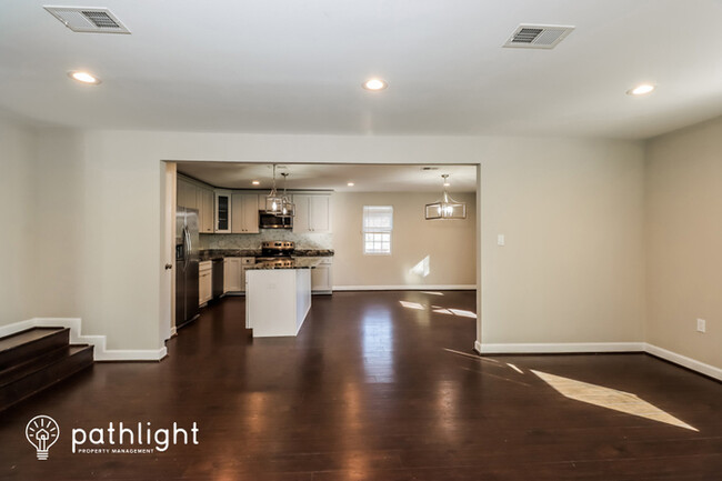 Foto del edificio - 9260 Parkway Subdivision Road, La Plata, M...