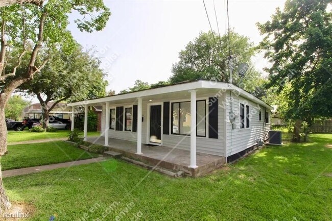 Building Photo - 3 br, 2 bath House - 1014 Dutch St