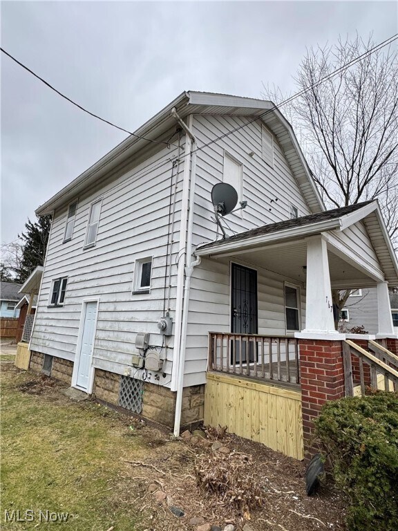 Foto del edificio - 767 Roscoe Ave