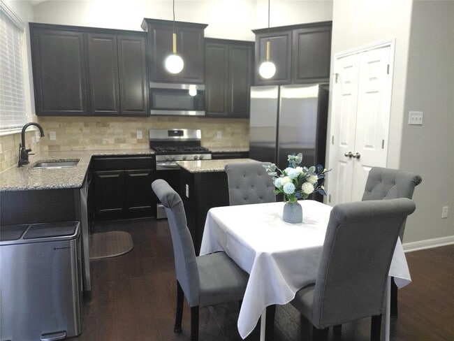 Foto del edificio - 1401 Little Elm Trail