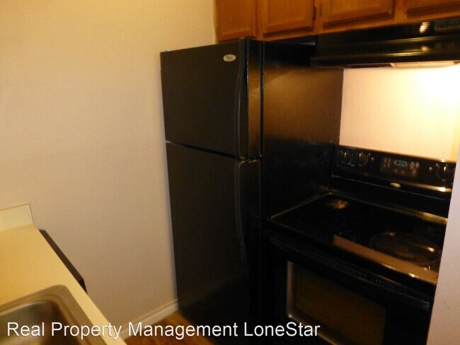 Foto del edificio - 1904 Robbins Pl