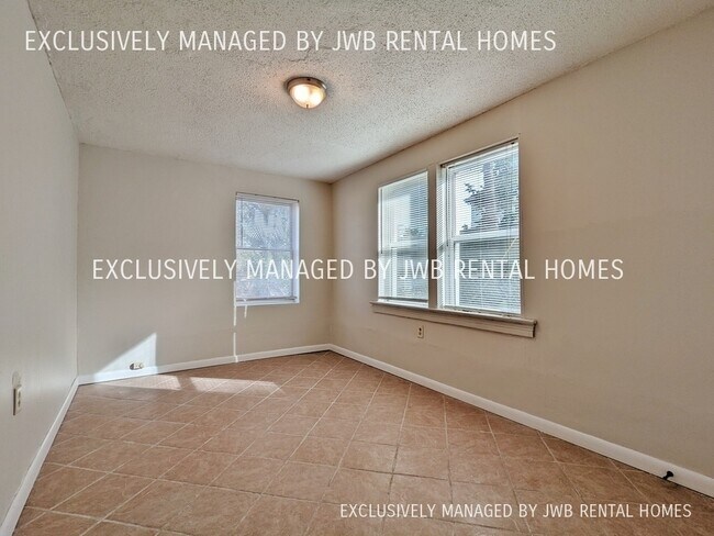 Foto del edificio - 325 7th St W
