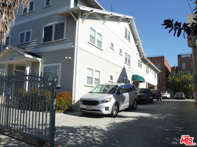 Building Photo - 1821 W 12th Pl