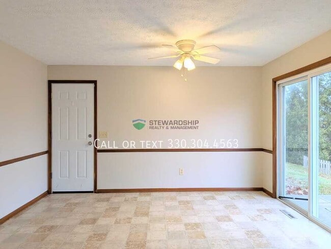 Foto del edificio - 1752 Bunyan Cir NW