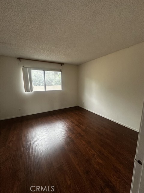 Building Photo - 15218 Shadybend Dr