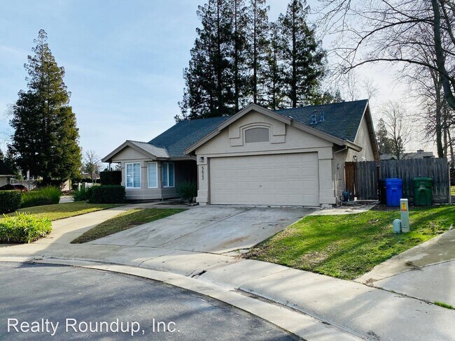 Building Photo - 2 br, 2 bath House - 5622 Laguna Park Dr