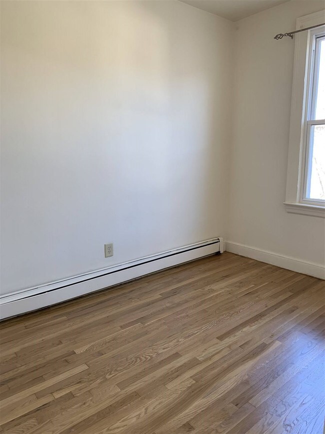 Building Photo - 278 Griffith St