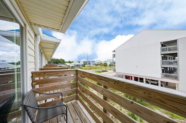 Foto del edificio - 344 E Beach Blvd