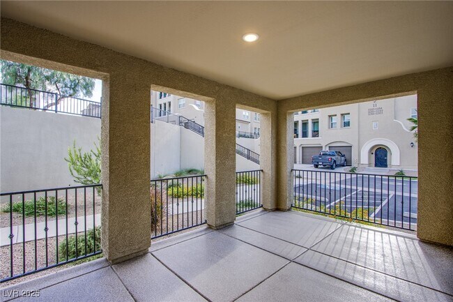 Foto del edificio - 2555 Hampton Rd