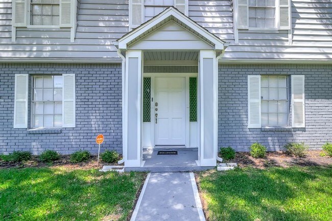 Building Photo - 1423 Scenic Ridge Dr