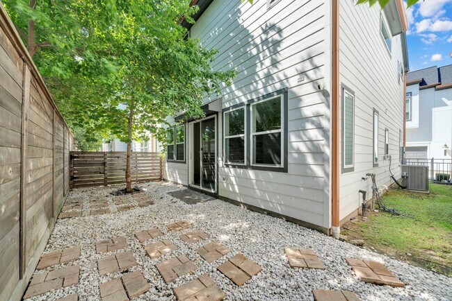 Building Photo - 9551 Neuens Rd