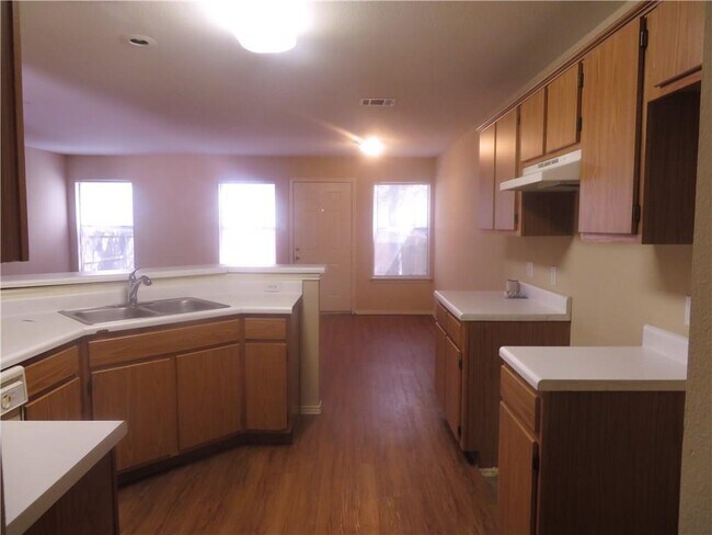 Building Photo - 9623 Sugar Hill Dr