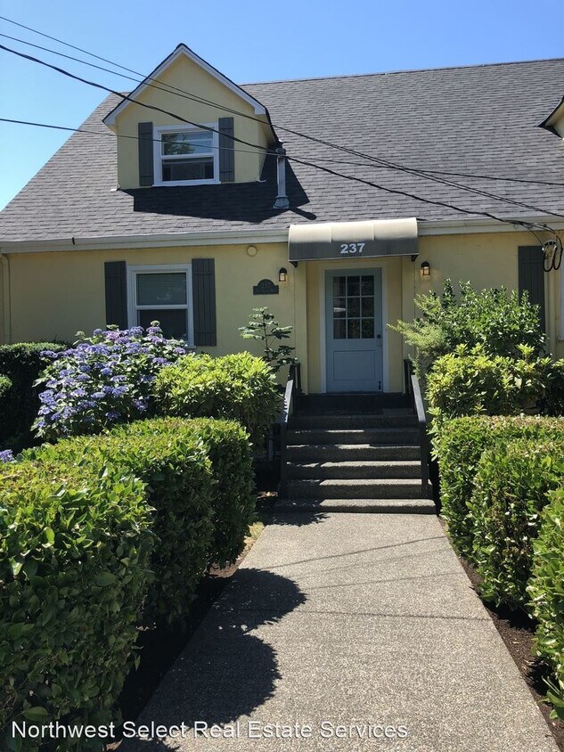 Primary Photo - 237 7th Ave W