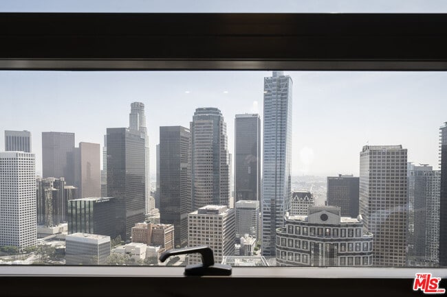 Building Photo - 1100 Wilshire Blvd