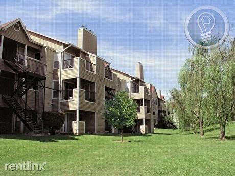 Building Photo - 14000 Renaissance Ct