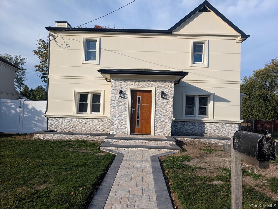 Primary Photo - 22 Murray Rd