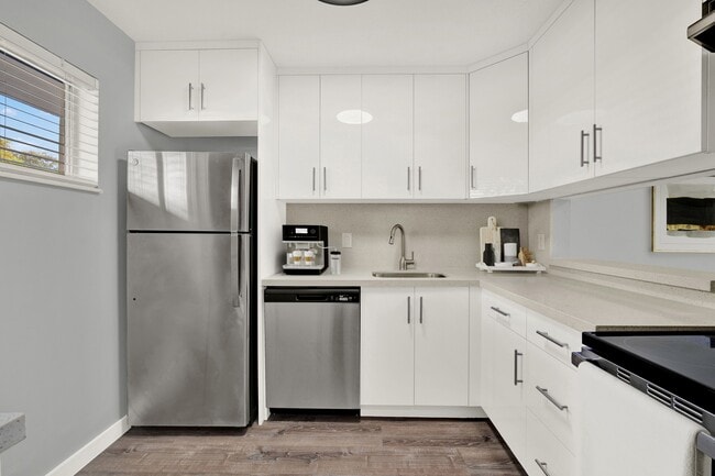Building Photo - Palm Ridge Apartments