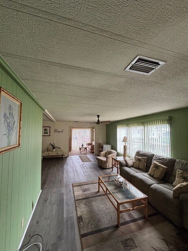 Foto del edificio - 4171 74th Rd N