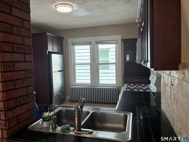 Building Photo - 51 Nesbit Ave