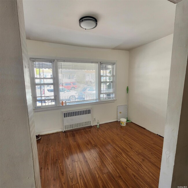 Foto del edificio - 202-14 33rd Ave