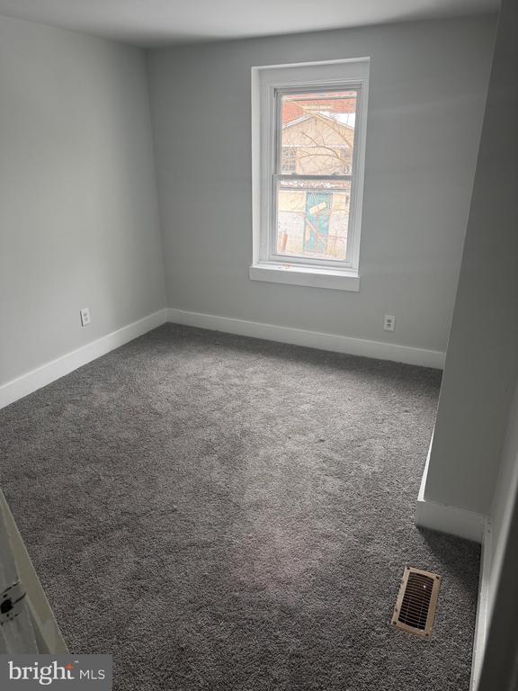 Foto del edificio - 104 W Elm St