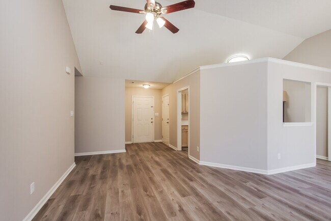 Foto del edificio - 7229 Kavan Hunter Dr