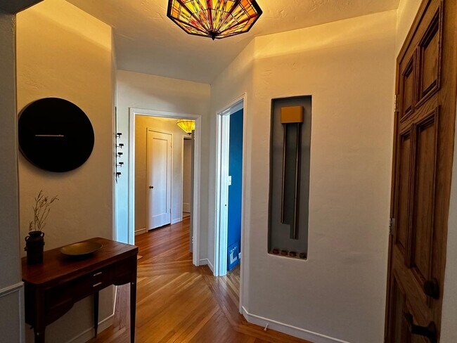 Foto del edificio - 3710 Serrano St