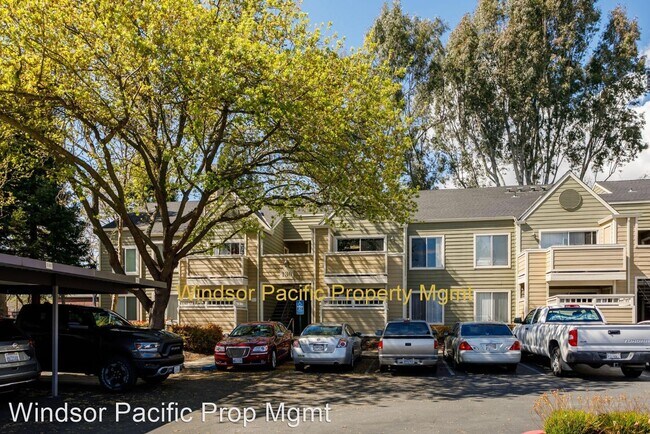 Building Photo - 1 br, 1 bath House - 130 Reflections Drive...