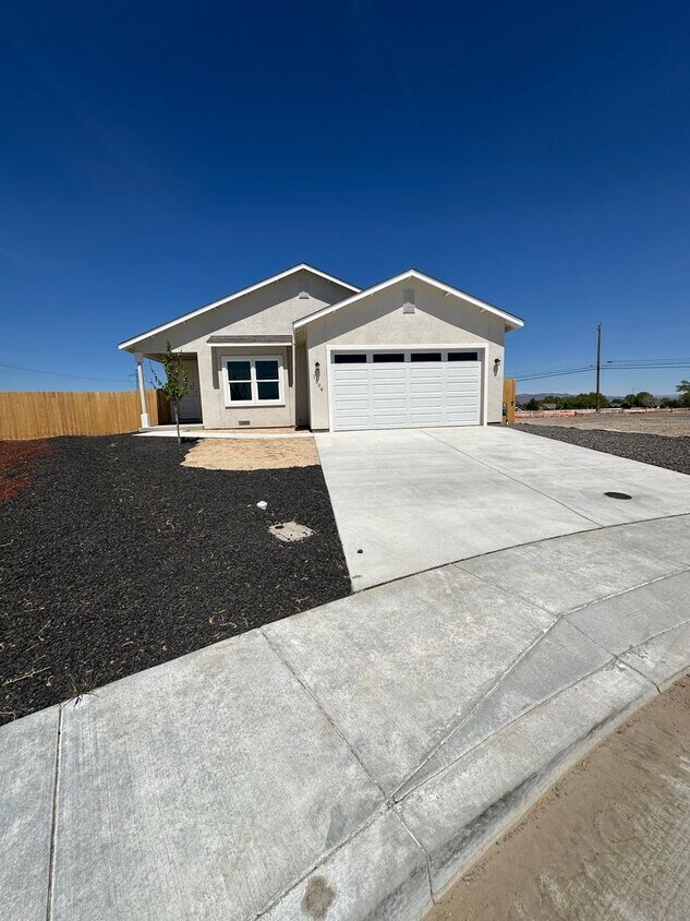 Primary Photo - 4 Bedroom Home in Fernley, NV