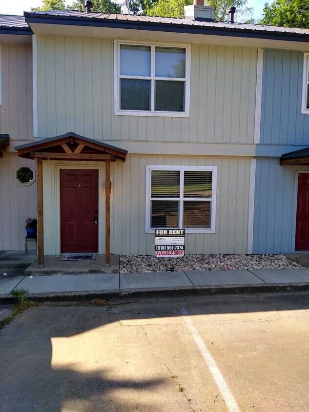 Primary Photo - 644 Earthside Dr