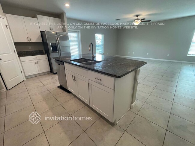 Building Photo - 7715 Silver Berry Ct