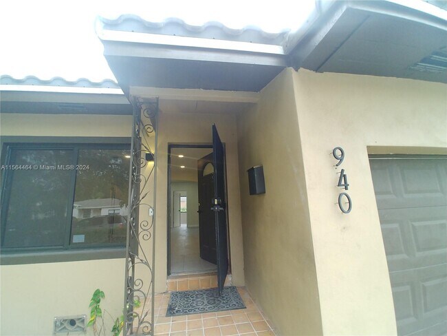 Foto del edificio - 940 NW 47th St