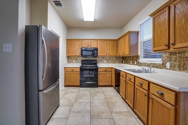 Building Photo - 201 Creek Ledge Dr