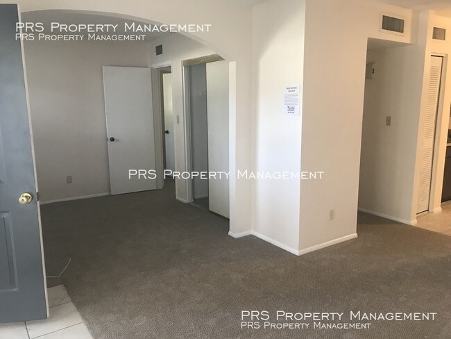 Building Photo - ***2 Bedroom, 1 Bathroom Townhouse In Mesa***
