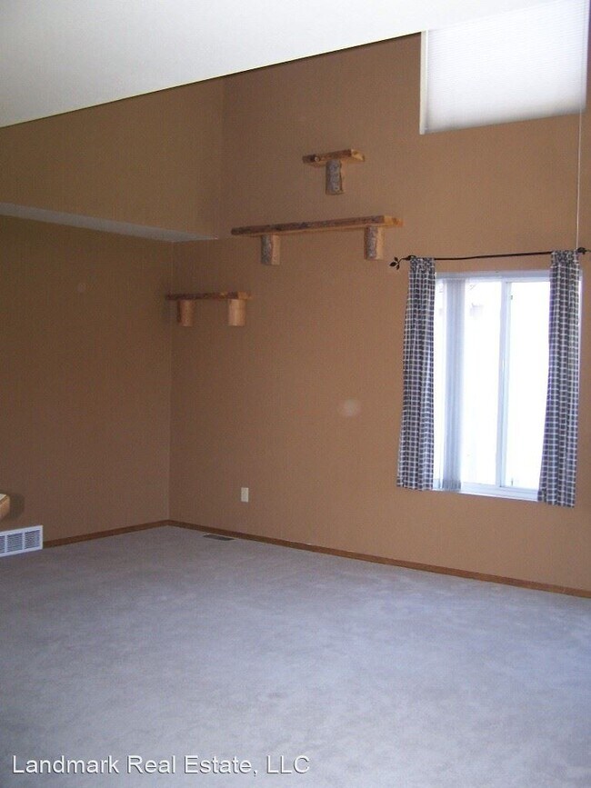 Foto del edificio - 5 br, 4 bath House - 8668 Chancellor Drive