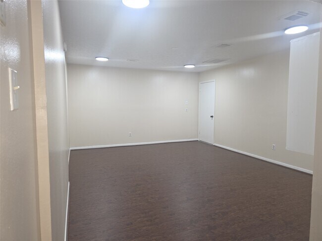 Foto del edificio - 1907 Summerfield Pl