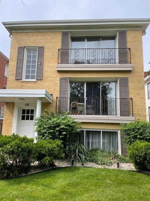 Primary Photo - 116 Pine Ave