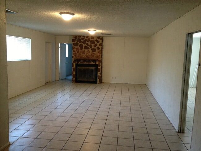 Photo - 1363 W 14th St House