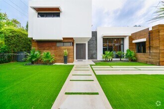 Building Photo - 7940 SW 58th Ct