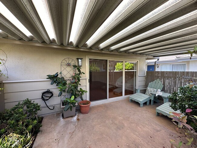 Building Photo - Encina Royal 2 bdrm Cottage!