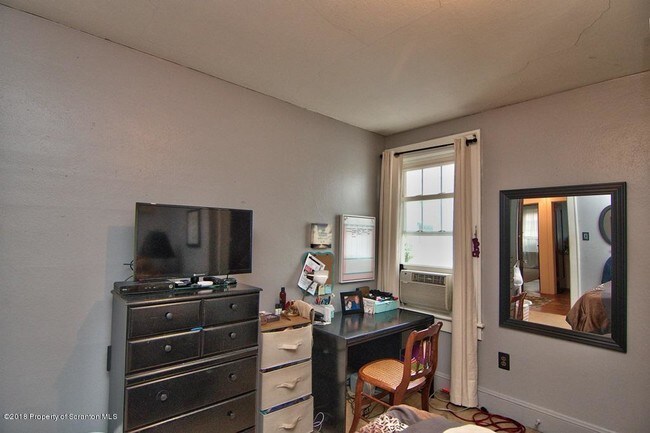 Foto del edificio - 2407 N Washington Ave