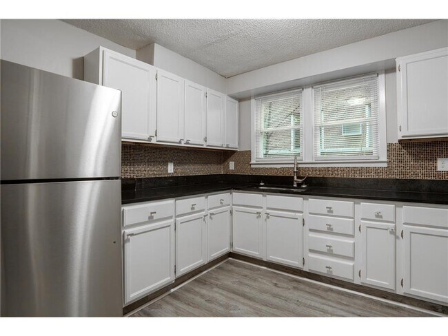 Building Photo - 3815 2nd Ave S