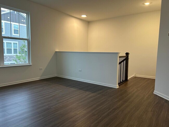 Building Photo - 560 Wolverine Dr