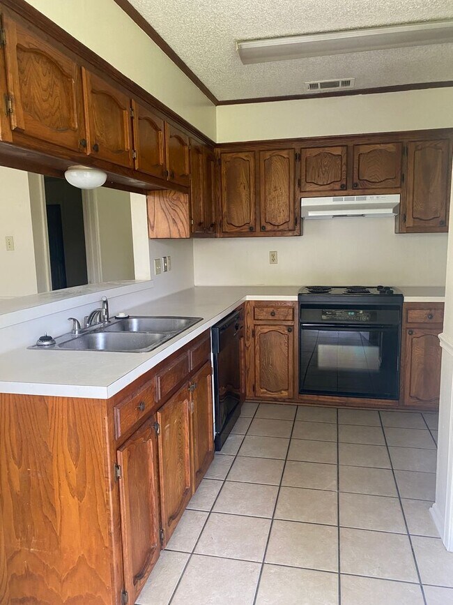 Building Photo - AM 5111-17 Berryvillle