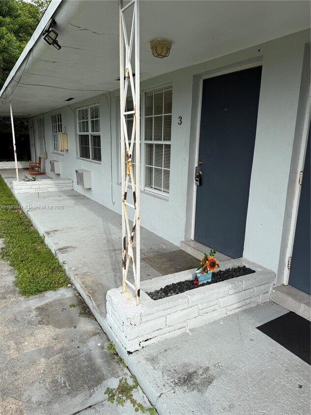 Foto principal - 16020 NE 19th Ct