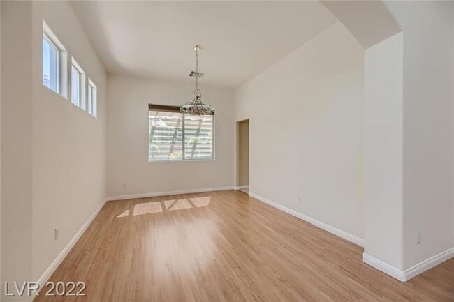 Building Photo - Summerlin Stunner