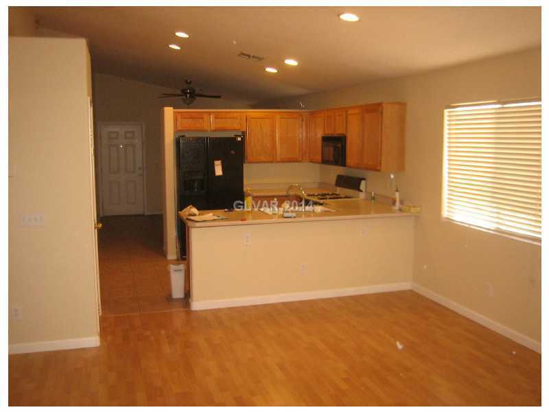 Building Photo - Beautiful one story home with 2 car garage, 3 bedrooms
