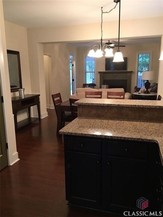 Building Photo - 365 Wilde Oak Pl