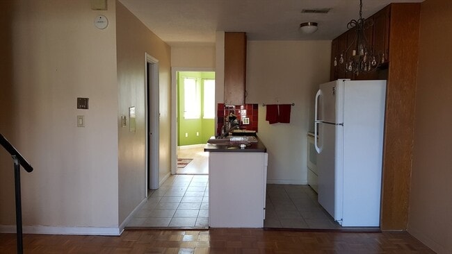Building Photo - 122 Tall Oaks Dr